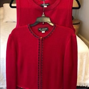 St. John Collection 2 pieces jacket and top